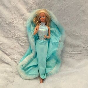 Mattel Vintage Superstar Era Magic Moves Barbie Doll #2126